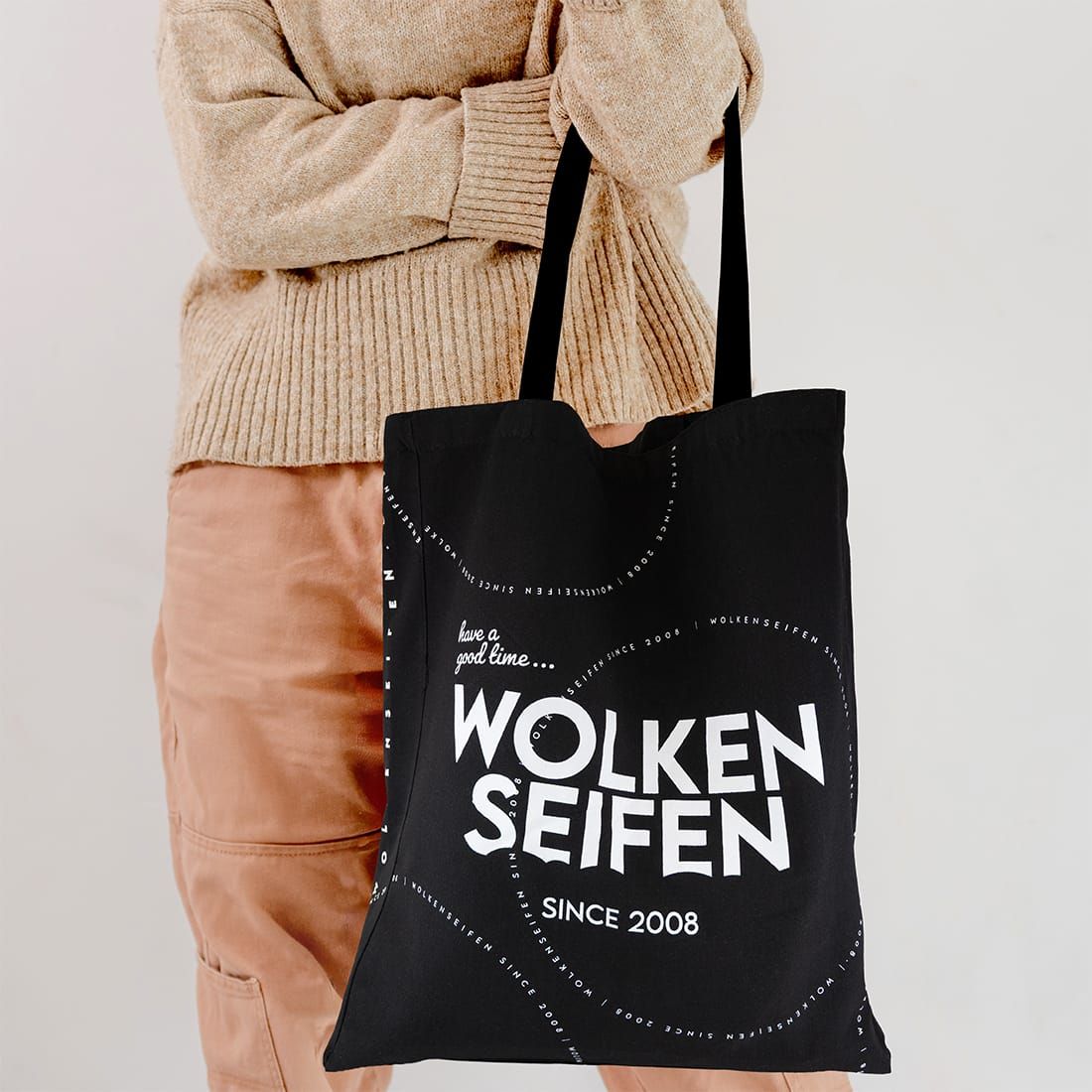 Einkaufsbeutel schwarz Boden