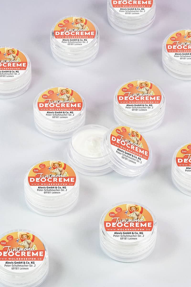 Deocremeprobe Junimond