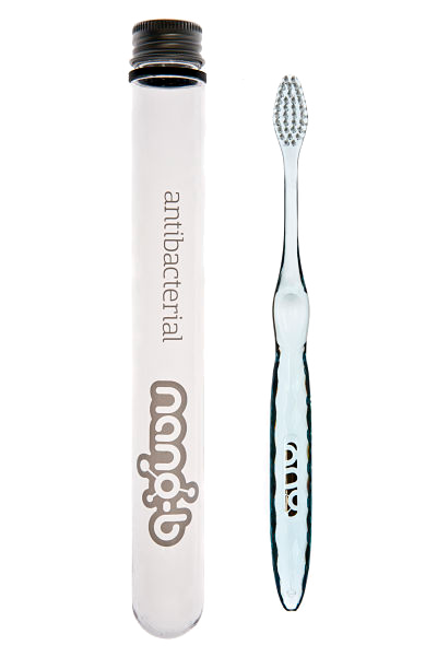 Nano b Zahnbürste Silber/Blau ohne Hintergrund