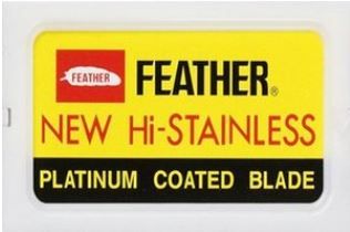 Feather New Hi-Stainless Rasierklingen ohne Hintergrund