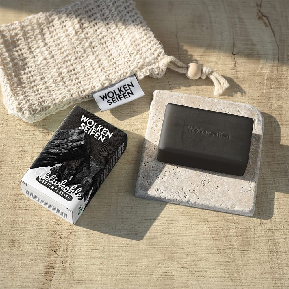 Wolkenseife mit Aktivkohle Wolkenseife mit Aktivkohle